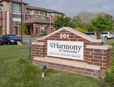 Entrance sign for Harmony at Oakbrooke facility