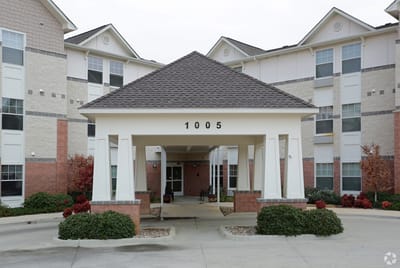 Front entrance of Magnolia Heights Retirement Community