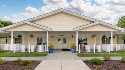 Front exterior of Cottonwood Senior Living facility