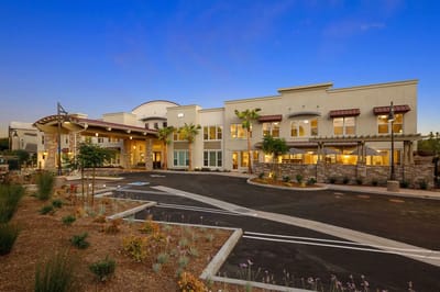 Exterior view of Oakmont of Torrance facility