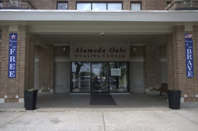 Front entrance of Alameda Oaks Nursing Center