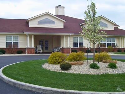 Exterior view of the Bethany Pointe Health Campus building