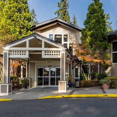 Entrance to Overlake Terrace Assisted Living with outdoor landscaping