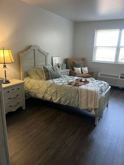 A cozy bedroom in a senior living facility