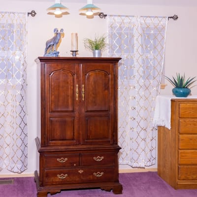 Interior furniture arrangement with decorative items