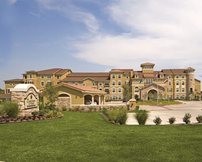 Exterior view of the Evergreen at Plano facility