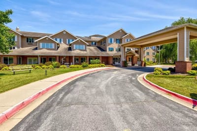 Exterior view of Morada Rogers facility entrance