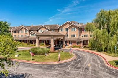 Exterior view of Morada Rogers senior living facility