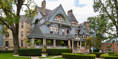 Exterior view of Elmhurst House of Friendship