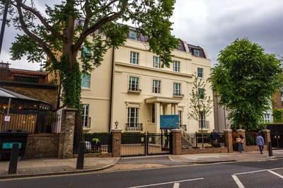 Front view of Loveday Abbey Road nursing home