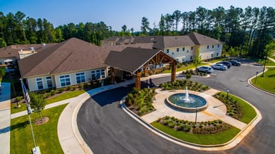 Aerial view of Oaks at Ashton Hills with landscaped fountain