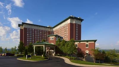 Exterior view of The Kenwood by Senior Star building