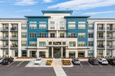Exterior view of Samford Glenn Apartments entrance