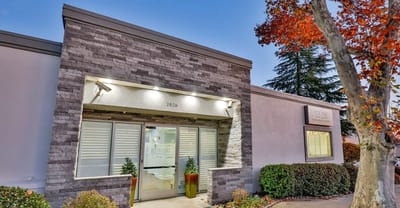 Front entrance of Redding Post Acute nursing home