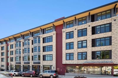 Exterior view of Merrill Gardens at Rockridge facility