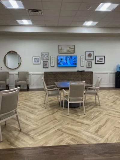 Common area with seating and wall decorations
