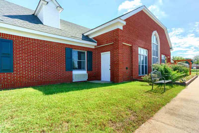 Exterior view of the Belmont Assisted Living building