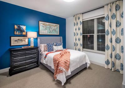 Cozy interior room with a bed and decorations