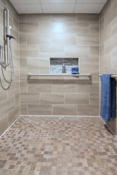 Accessible shower room with modern design