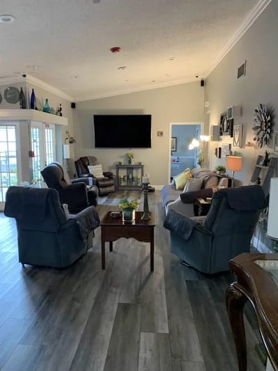 Cozy common area with comfortable seating