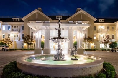 Exterior view of Carolina Bay at Autumn Hall with fountain