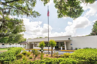 Front view of Daytona Beach Health and Rehabilitation Center