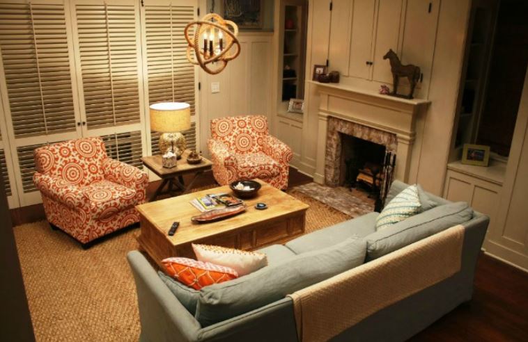 Cozy common area with comfortable seating