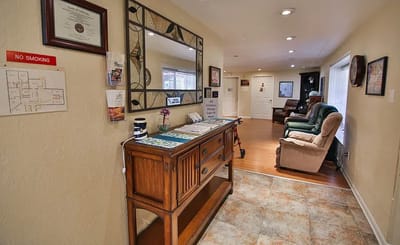 Interior common area with furniture and decor