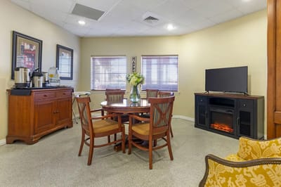 Cozy common area with dining table and decorations