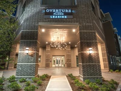 Exterior view of Overture Plano Leasing entrance