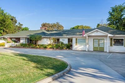 Exterior view of Roses & Ivy Assisted Living Facility