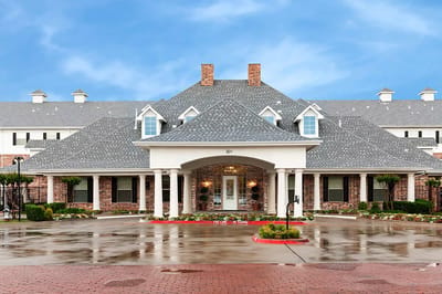 Exterior view of Twin Rivers Senior Living facility