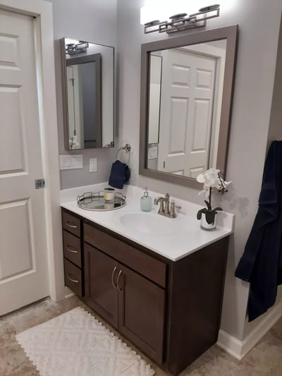 Well-furnished bathroom with modern fixtures
