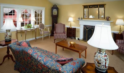 Cozy common area with comfortable seating