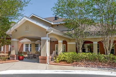 Front entrance of Brookdale Dr. Phillips facility