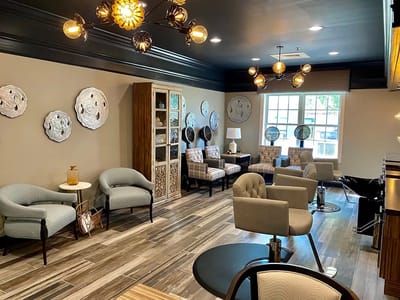 Common area with seating and decorative elements