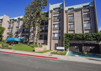Exterior view of Chateau La Jolla building