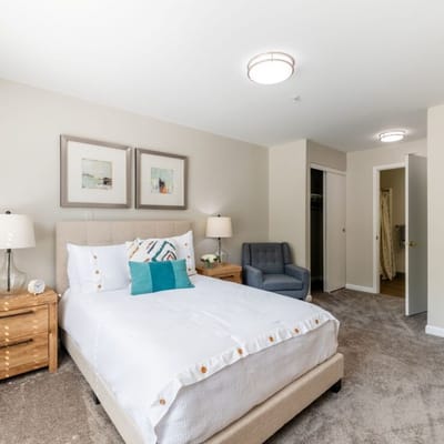 Cozy private room with light furnishings