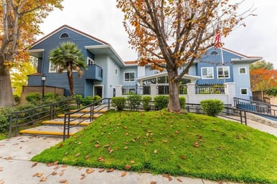 Exterior view of the Crescent Oaks Memory Care facility