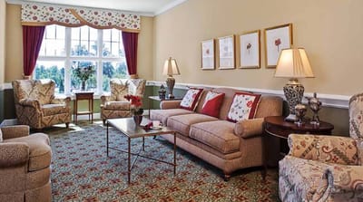 Cozy common area with comfortable seating
