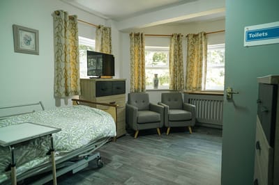 Comfortable private room with essential amenities