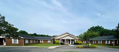 Exterior view of Dominion Village at Poquoson facility