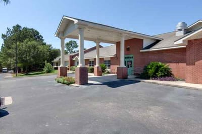 Front entrance of Knollwood Pointe SCALF