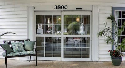 Entrance of Brookdale Chambrel Williamsburg