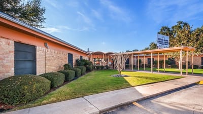 Exterior view of Pleasanton South Nursing and Rehab facility