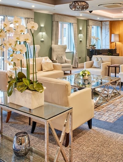 Bright and welcoming lounge area with comfortable seating