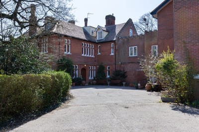 Exterior view of Oaklands House Care Centre