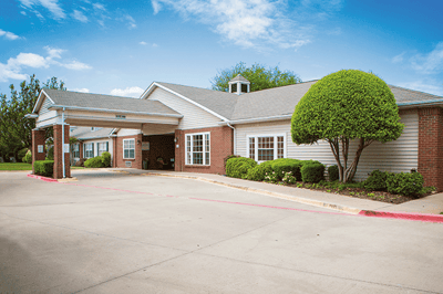 Exterior view of Brookdale Collin Oaks facility