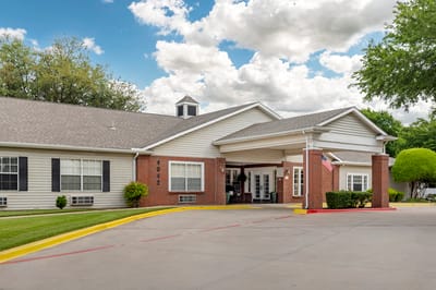 Front view of Brookdale Collin Oaks facility entrance