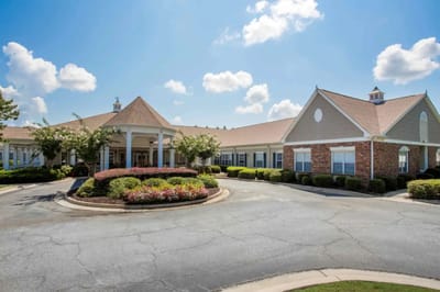 Exterior view of the Oaks at Evans facility